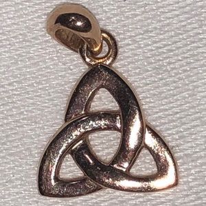 Celtic knot pendant in 9k rose gold